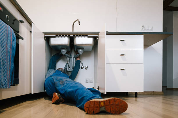 Professional Leak Detection technician working in Amelia, OH